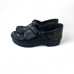 Dansko Professional Black Patent Leather Women's Clogs Size 38